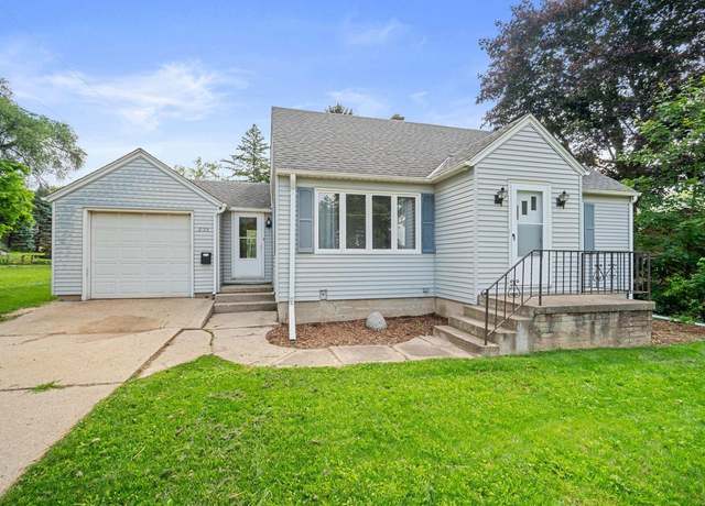 Property at 2123 Salisbury Rd, West Bend, WI 53090, 3 beds, 1 bath