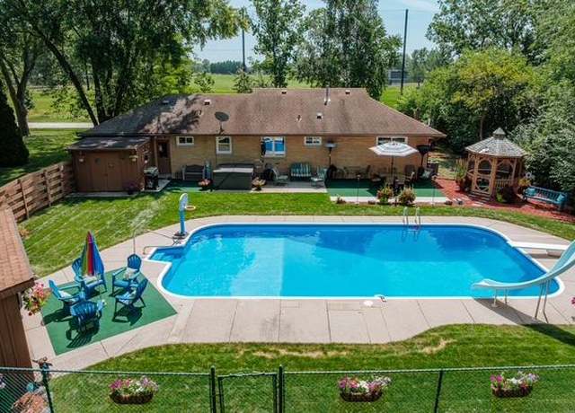 Property at 15440 Mt Vernon Ave, Brookfield, WI 53005, 3 beds, 1.5 baths