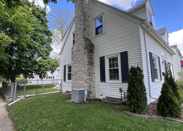 Property at 620 S East Ave, Waukesha, WI 53186, 3 beds, 1.5 baths