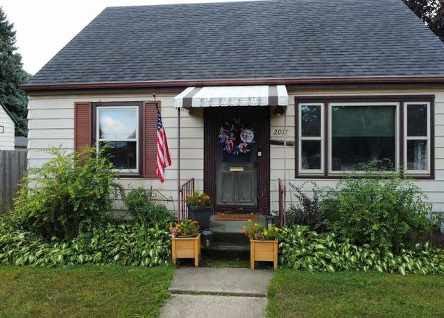 Property at 2017 26th St, Kenosha, WI 53140, 2 beds, 1 bath