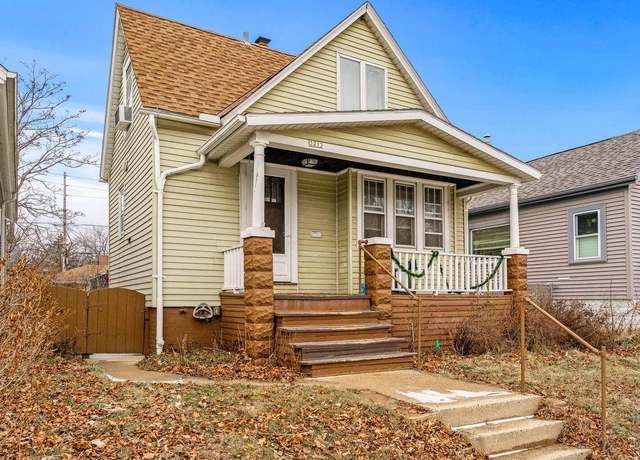 Property at 3213 N Dousman St, Milwaukee, WI 53212, 2 beds, 2 baths