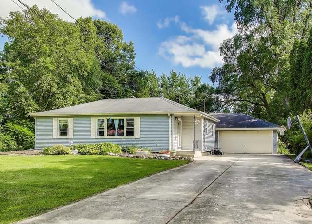 Property at 4501 W Johnson Ave, Racine, WI 53405, 3 beds, 1.5 baths