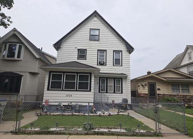 Property at 1509 S 33rd St, Milwaukee, WI 53215, 3 beds, 1.5 baths