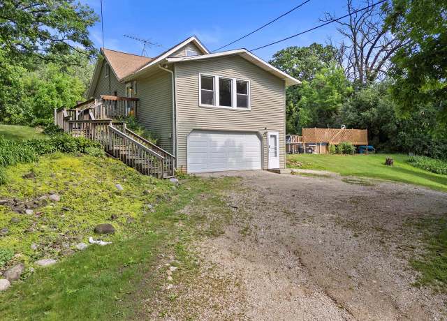 Property at 8020 Ridgeway Dr, Burlington, WI 53105, 3 beds, 2 baths