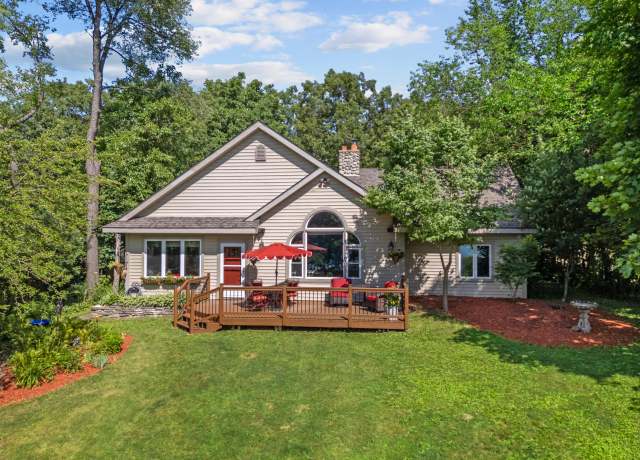 Property at W376S4867 E Pretty Lake Rd, Dousman, WI 53118, 4 beds, 2 baths