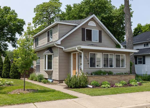 Property at 1210 East Avenue South Ave, La Crosse, WI 54601, 2 beds, 1.5 baths