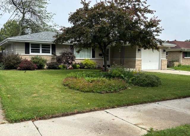 Property at 3201 S 11th St, Sheboygan, WI 53081, 3 beds, 1.5 baths