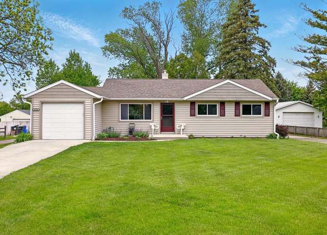 Property at 8700 12th Pl, Kenosha, WI 53144, 3 beds, 1 bath