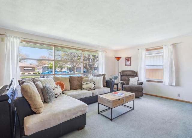 Property at 8012 18th Ave, Kenosha, WI 53143, 3 beds, 1 bath