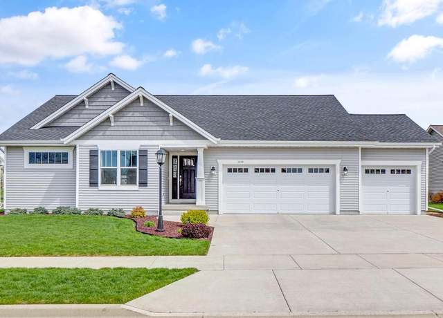Property at 1319 Shoal Ridge Rd, Oconomowoc, WI 53066, 4 beds, 3 baths