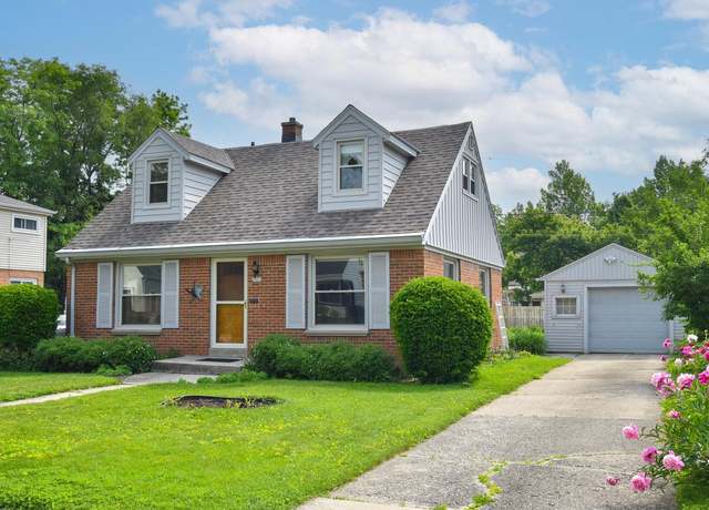 Property at 2450 S 82nd St, West Allis, WI 53219, 2 beds, 1.5 baths