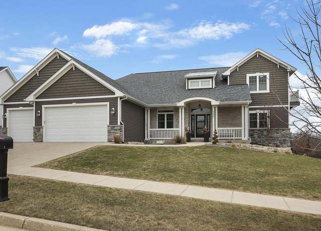 Property at 340 S Stone Ridge Dr, Lake Geneva, WI 53147, 6 beds, 4 baths