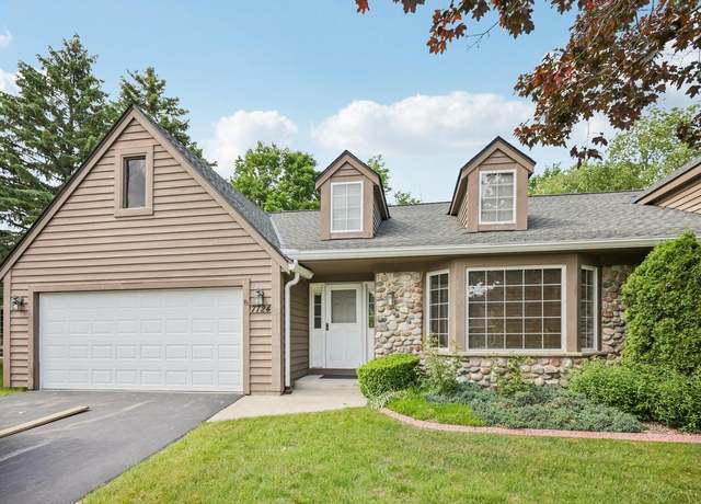 Property at 7724 Cedar Ridge Ct, Franklin, WI 53132, 2 beds, 2.5 baths