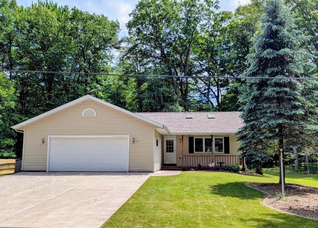 Property at 431 Juniper Dr, Sheboygan, WI 53081, 2 beds, 2 baths