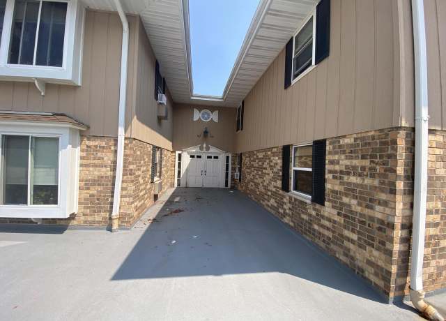 Property at 5650 W Wahner Ave #206, Brown Deer, WI 53223, 2 beds, 1.5 baths