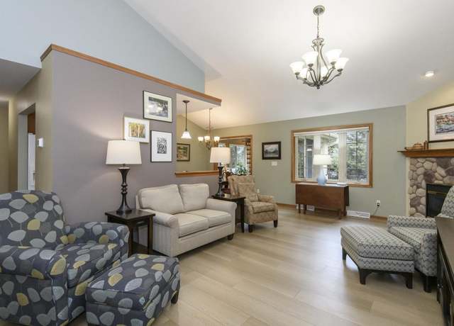 Property at 1508 Jane Ln, Waukesha, WI 53186, 3 beds, 3 baths
