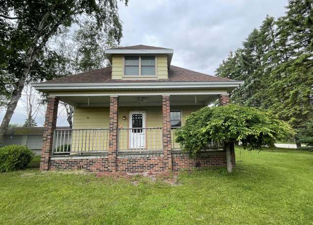 Property at 3974 S 12th St, Sheboygan, WI 53081, 3 beds, 2.5 baths