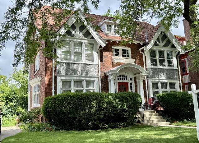 Property at 2615 N Summit Ave, Milwaukee, WI 53211, 4 beds, 4.5 baths