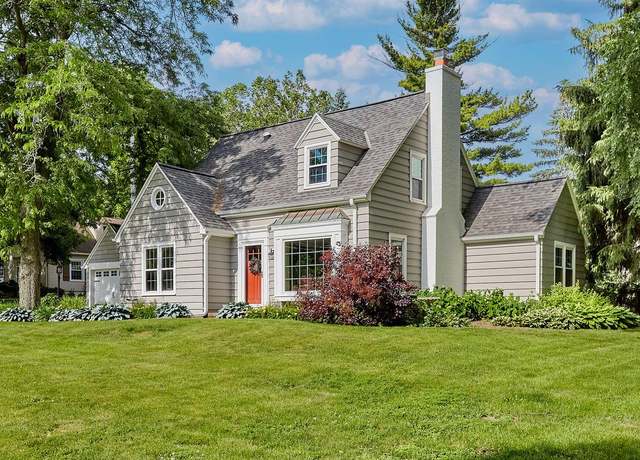 Property at 645 Hi View Ct, Elm Grove, WI 53122, 3 beds, 2 baths