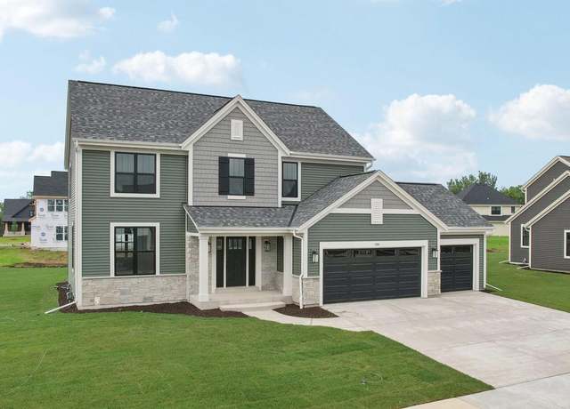 Property at 1241 Green Tree Dr, Oconomowoc, WI 53066, 4 beds, 2.5 baths