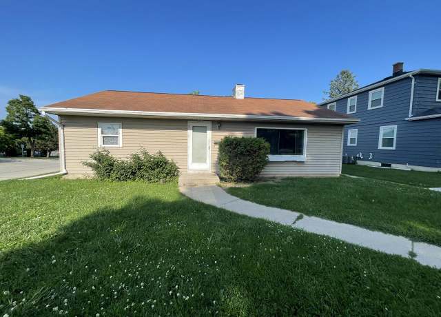 Property at 2811 N 11th St, Sheboygan, WI 53083, 3 beds, 1 bath