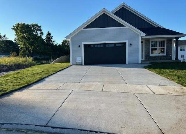 Property at 1039 Waterstone Ct, Pewaukee, WI 53072, 3 beds, 2 baths