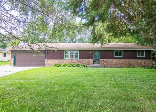 Property at 235 Meadowbrook Dr, Fredonia, WI 53021, 4 beds, 1.5 baths