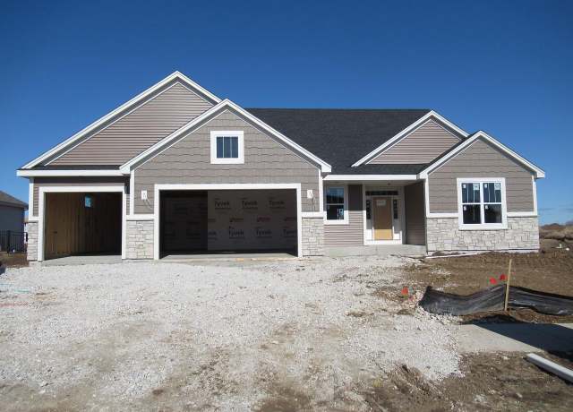 Property at 1630 Creekview Ln, Oconomowoc, WI 53066, 3 beds, 2 baths