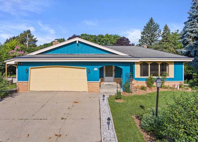 Property at W158N9751 Broadleaf Ln, Germantown, WI 53022, 3 beds, 1.5 baths
