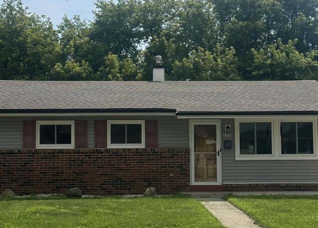 Property at 1861 15th Ave, Kenosha, WI 53140, 3 beds, 3 baths