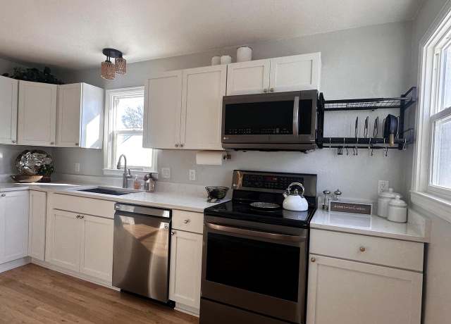 Property at 711 Humbolt Ave, Sheboygan, WI 53081, 3 beds, 2 baths