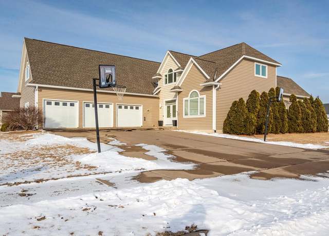 Property at 715 Silver Dr, Holmen, WI 54636, 5 beds, 4 baths