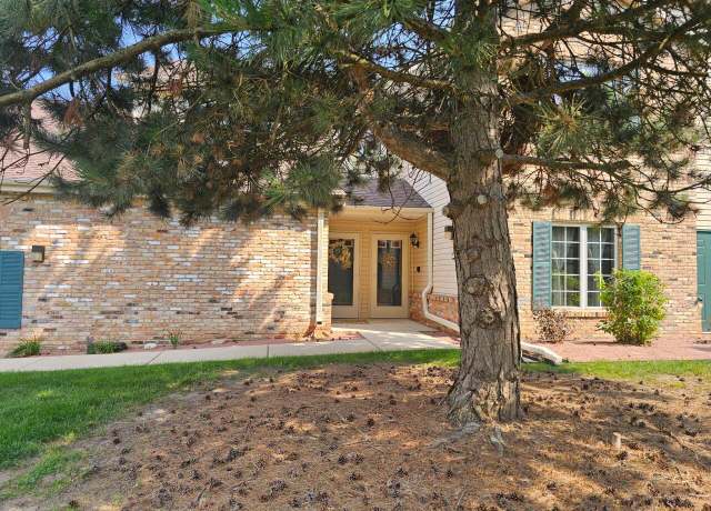 Property at 4553 S 124th St, New Berlin, WI 53151, 2 beds, 2 baths