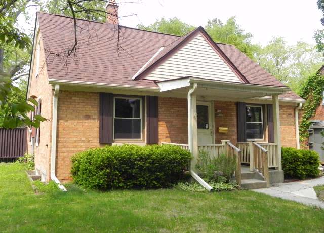 Property at N82W6770 Fair St, Cedarburg, WI 53012, 3 beds, 1.5 baths
