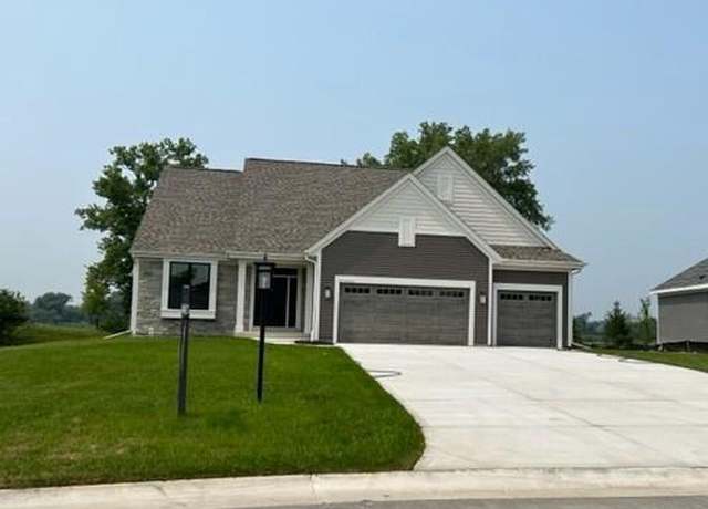 Property at W251N2367 Valleyview Cir, Pewaukee, WI 53072, 4 beds, 2.5 baths