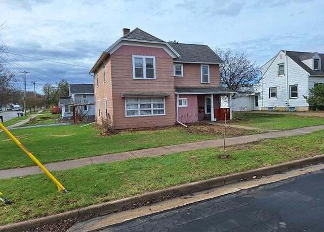 Property at 319 E Oak St, Viroqua, WI 54665, 4 beds, 2 baths