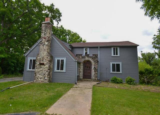 Property at 18435 Hoffman Ave, Brookfield, WI 53045, 4 beds, 2 baths