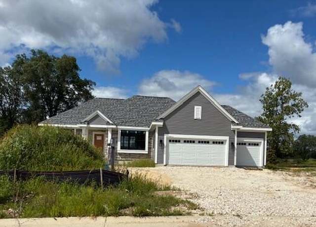 Property at W251N2371 Valleyview Cir, Pewaukee, WI 53072, 3 beds, 2 baths