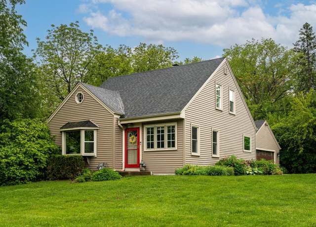 Property at 640 Crystal Ln, Elm Grove, WI 53122, 3 beds, 2 baths