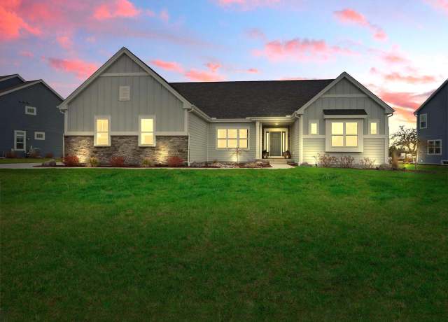 Property at 35198 Castle Rock Dr, Oconomowoc, WI 53066, 3 beds, 2.5 baths