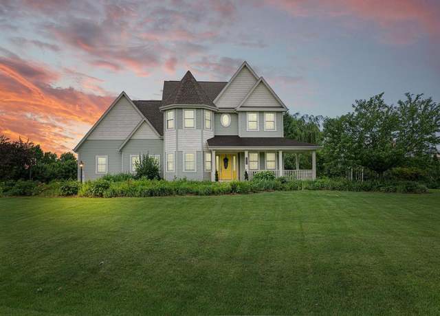 Property at N5504 Deneveu Ln, Fond Du Lac, WI 54937, 4 beds, 3 baths