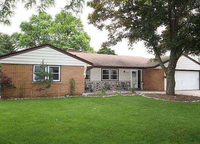 Property at 2848 S Seymour Pl, West Allis, WI 53227, 5 beds, 2 baths