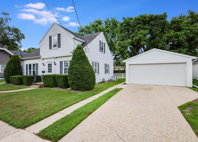 Property at 1207 Huron St, Manitowoc, WI 54220, 4 beds, 1 bath