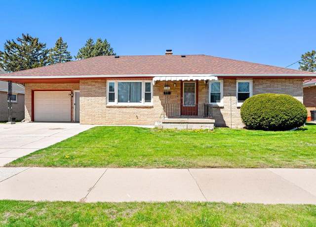 Property at 1240 S 24th St, Manitowoc, WI 54220, 4 beds, 2 baths