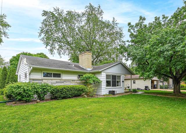 Property at 208 N Kendrick Ave, Burlington, WI 53105, 3 beds, 1.5 baths