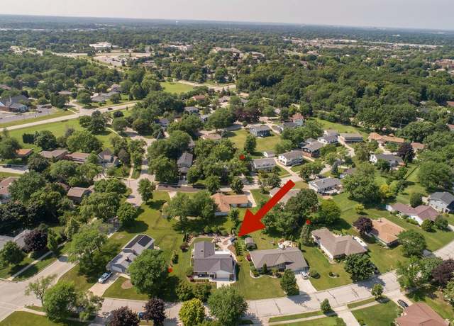Property at 4820 Sutton Ln, Greendale, WI 53129, 3 beds, 2.5 baths