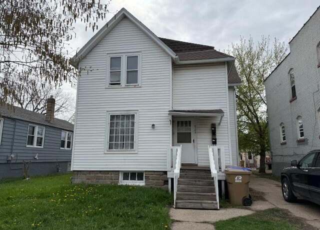 Property at 6106 24th Ave, Kenosha, WI 53143, 3 beds, 2 baths