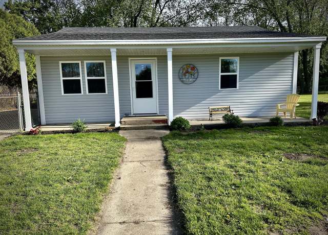 Property at 819 114th St, Pleasant Prairie, WI 53158, 3 beds, 2 baths