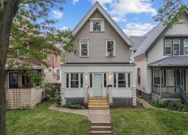 Property at 1257 S 36th St, Milwaukee, WI 53215, 4 beds, 1.5 baths