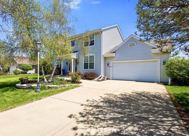 Property at 1210 Chesterwood Ln, Pewaukee, WI 53072, 3 beds, 2.5 baths